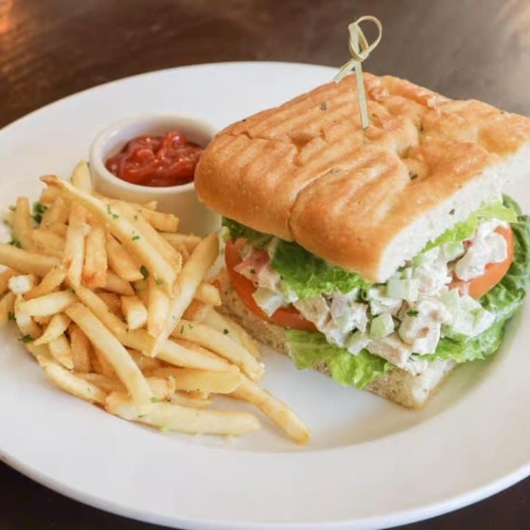 Fresh Chicken Salad: A Delicious Option for Lunch