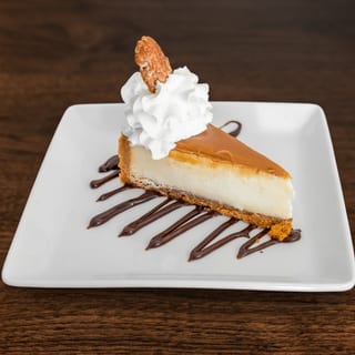 Caramel Cheesecake with Candied Pecan